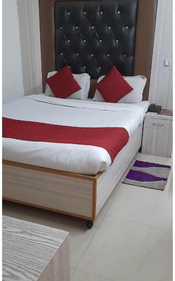 Hotel Star Palace - Near Karol Bagh Metro デリー エクステリア 写真