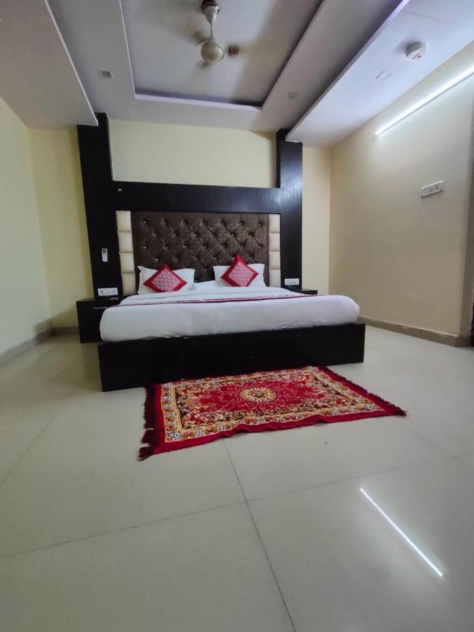 Hotel Star Palace - Near Karol Bagh Metro デリー エクステリア 写真