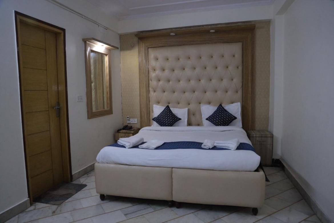 Hotel Star Palace - Near Karol Bagh Metro デリー エクステリア 写真